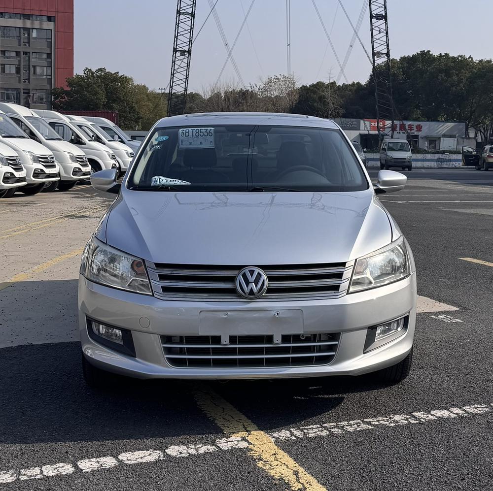 Volkswagen Santana 2013 car image #2