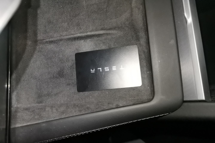 Tesla Model Y 2024 #9 Tesla Model Y 2024 car image #9