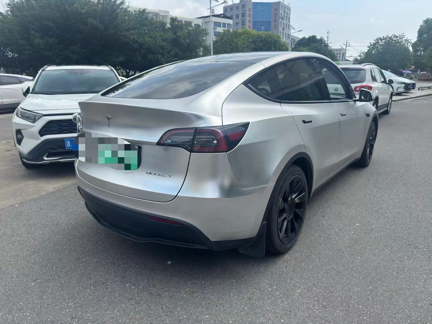 Tesla Model Y 2021 #4 Tesla Model Y 2021 car image #4