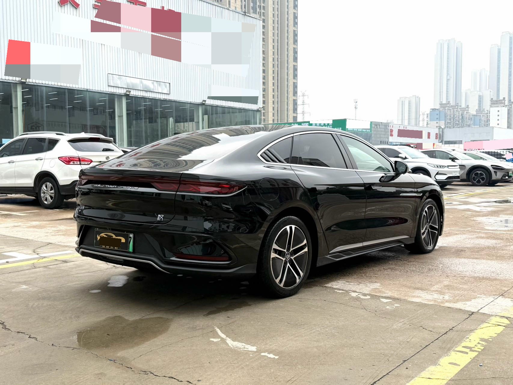 BYD Han 2024 car image #11