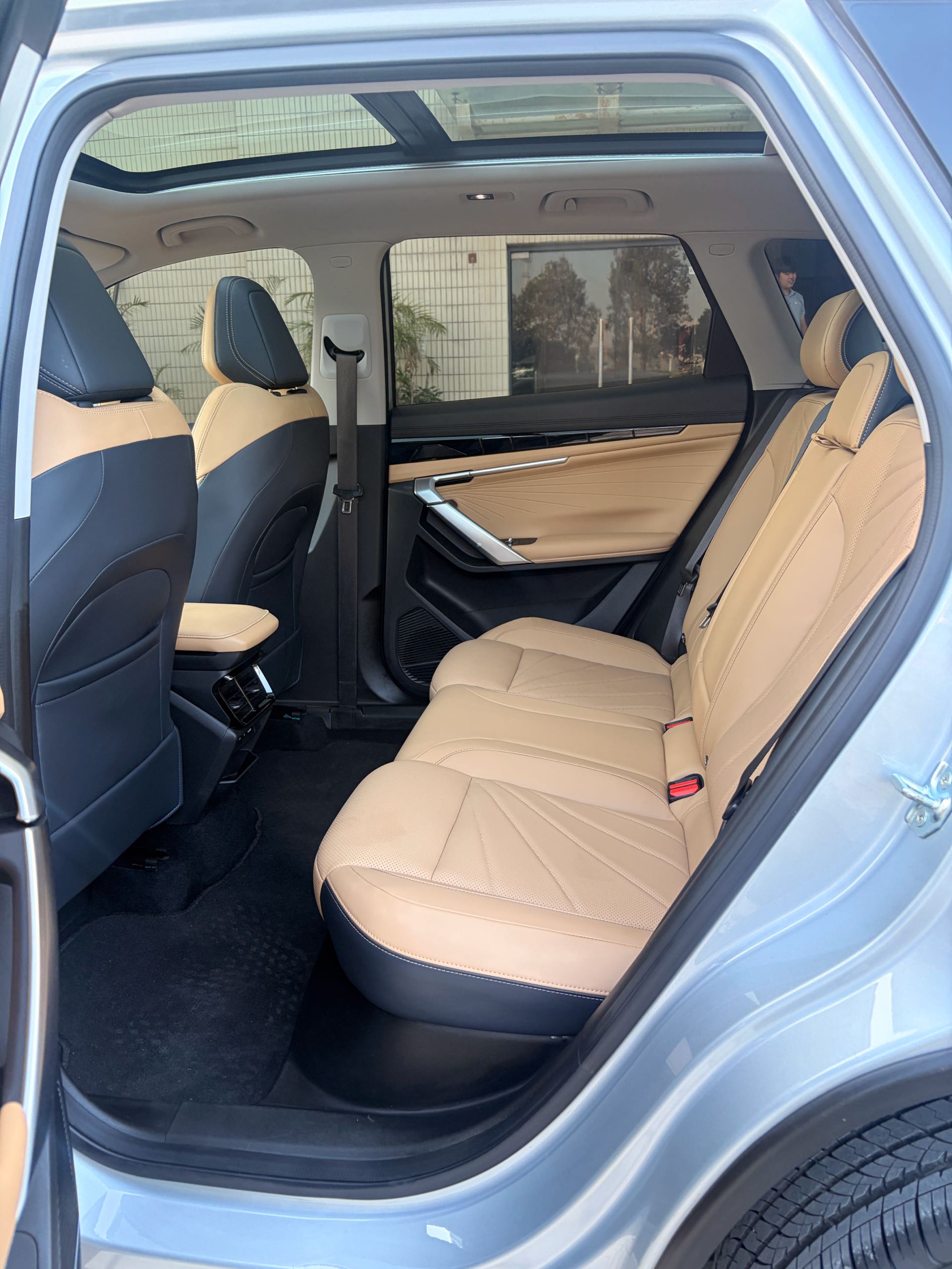 GEELY Boyue L 2024 car image #6