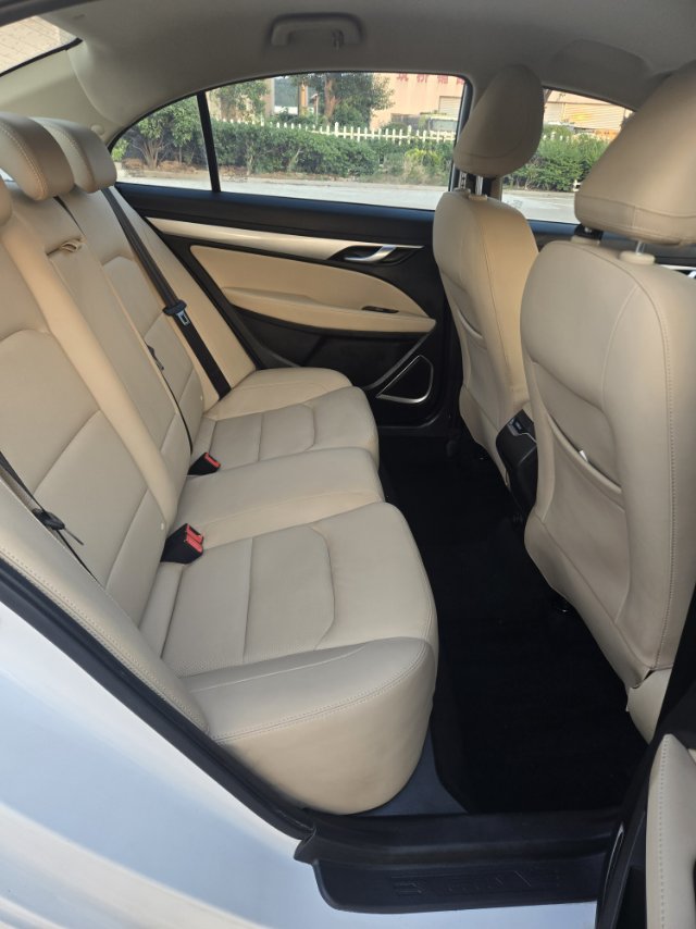 GEELY Emgrand 2019 #9 GEELY Emgrand 2019 صورة سيارة #9