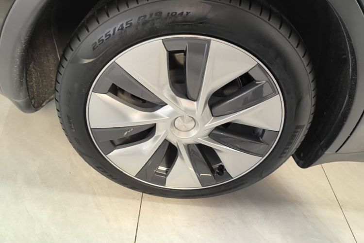 Tesla Model Y 2022 #10 Tesla Model Y 2022 car image #10