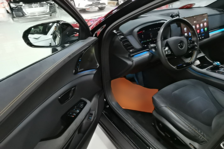 BYD Han 2023 car image #16