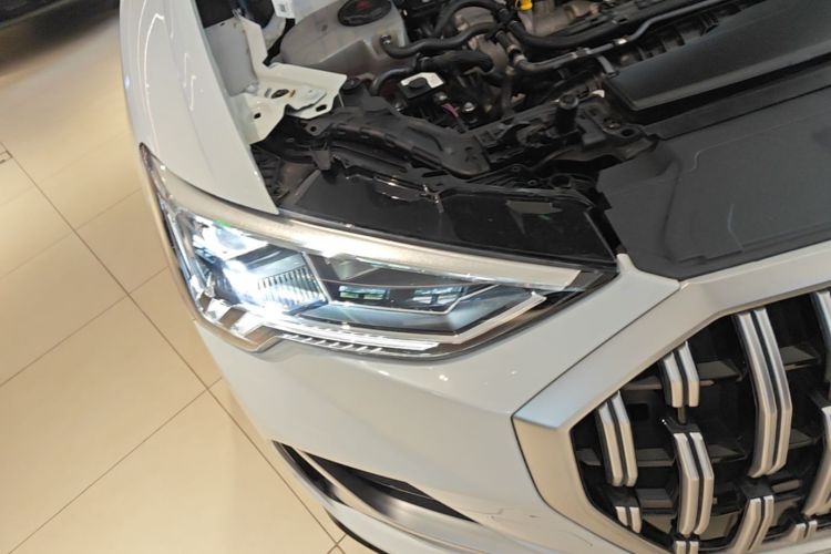 Audi Q3 2024 #8 Audi Q3 2024 car image #8