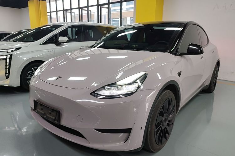 Tesla Model Y 2023 #2 Tesla Model Y 2023 car image #2