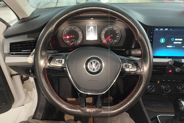 Volkswagen Lavida 2019 car image #15