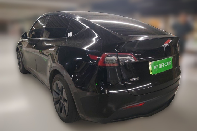Tesla Model Y 2024 car image #4