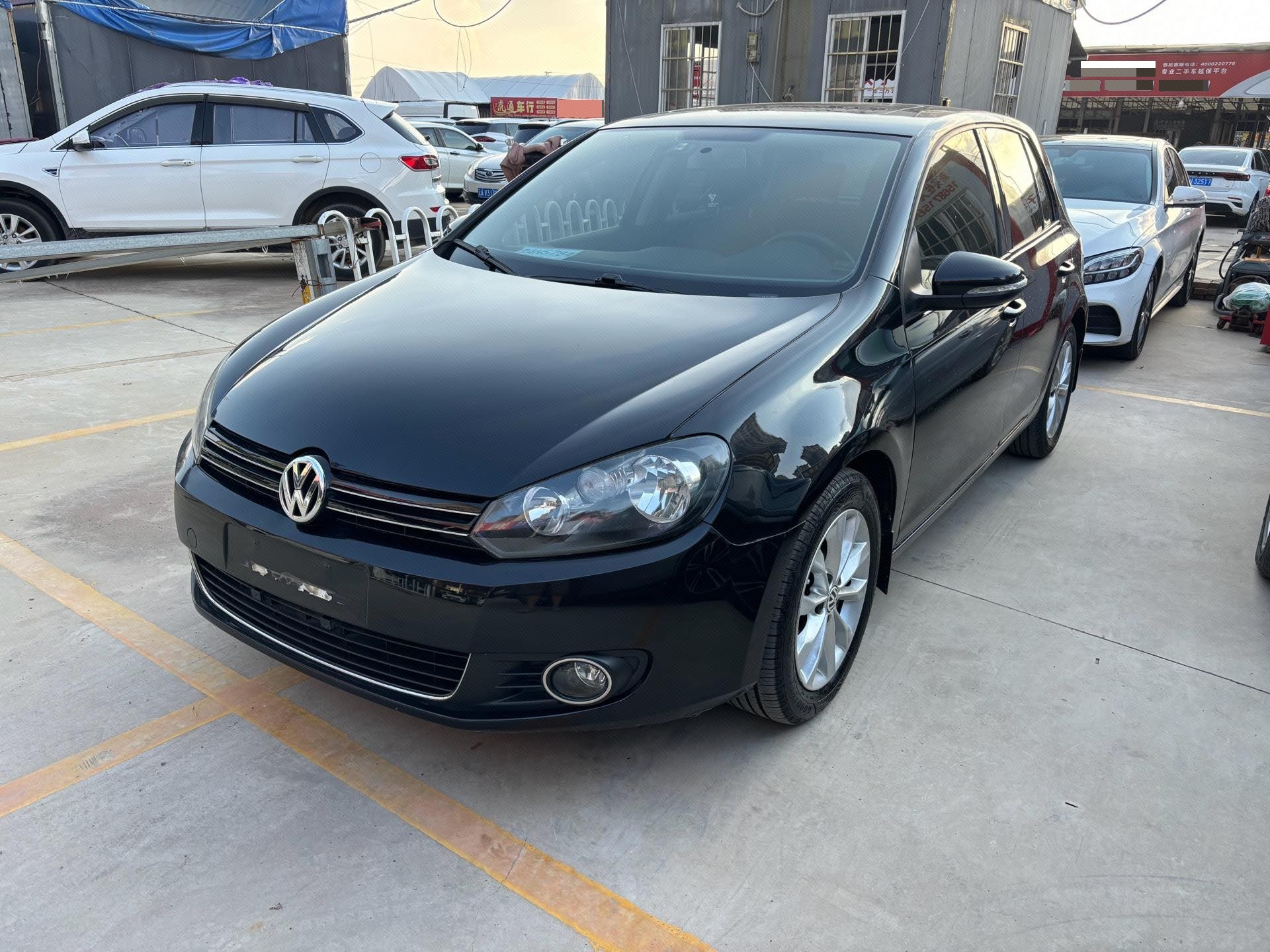 Volkswagen Golf 2012 car image 