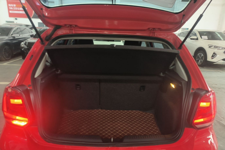 Volkswagen Polo 2019 car image #19
