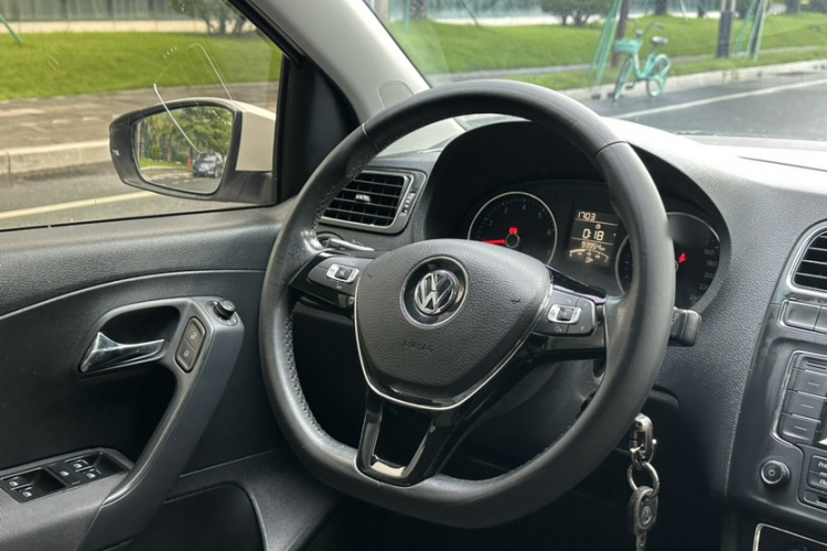 Volkswagen Polo 2016 #18 Volkswagen Polo 2016 car image #18