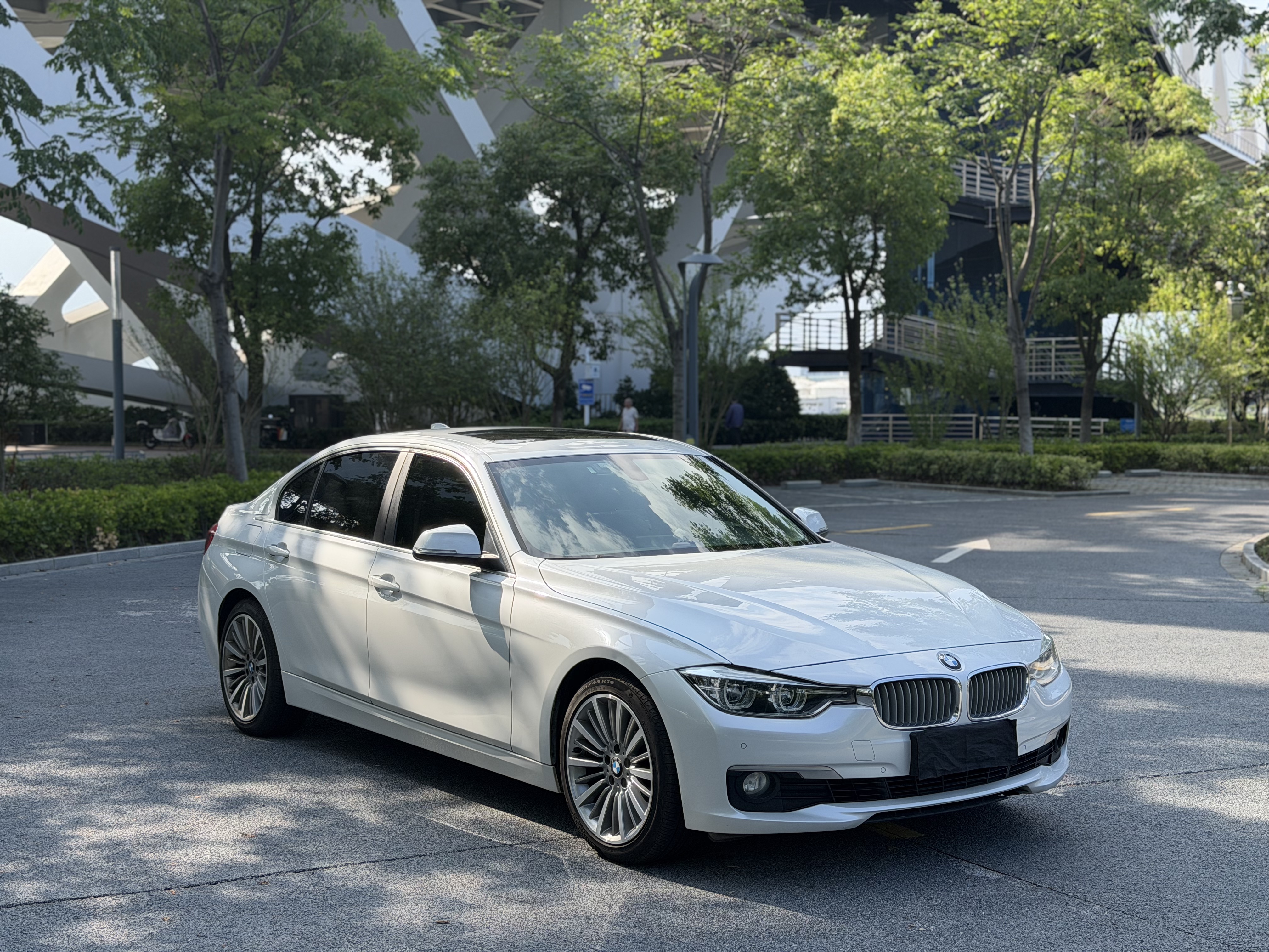 BMW 3 Series 2018 #3 BMW 3 Series 2018 car image #3