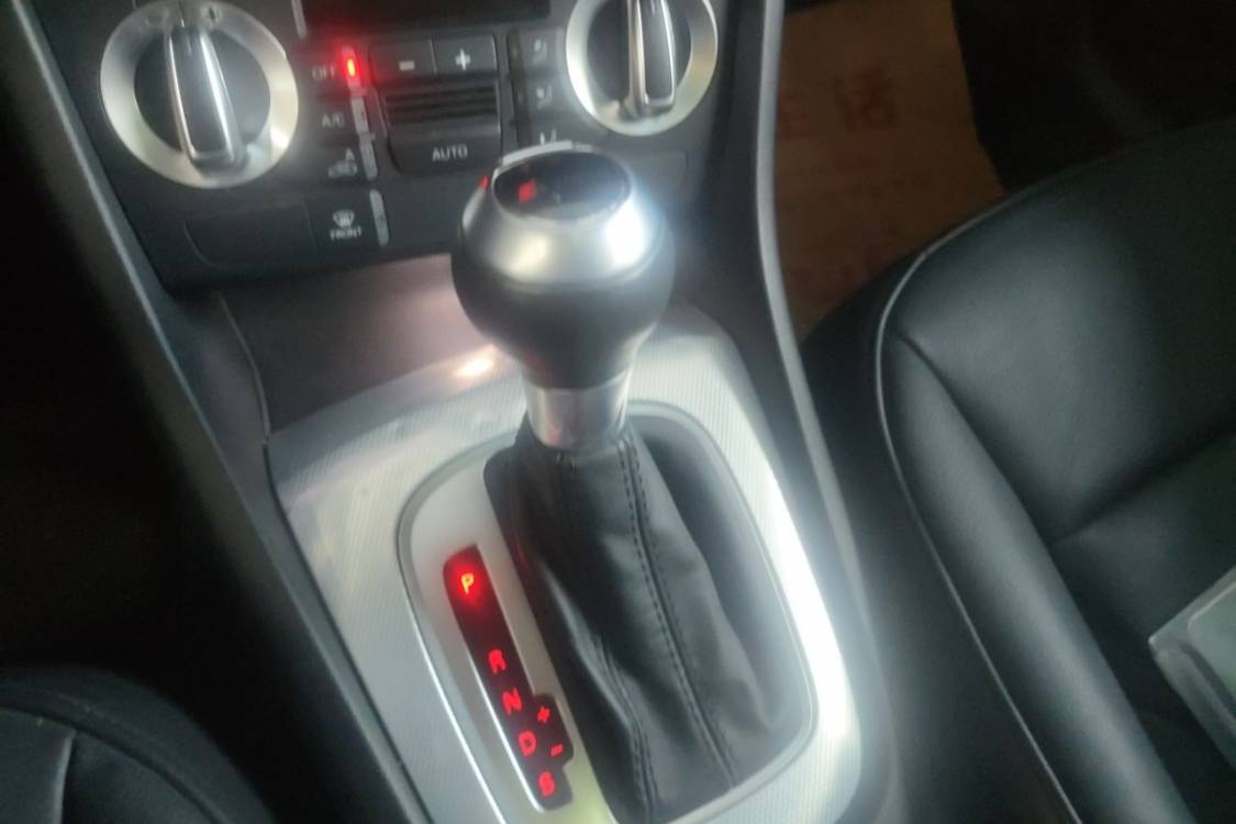 Audi Q3 2016 immagine di auto #27