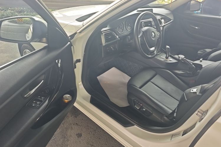 BMW 3 Series 2019 #16 BMW 3 Series 2019 car image #16