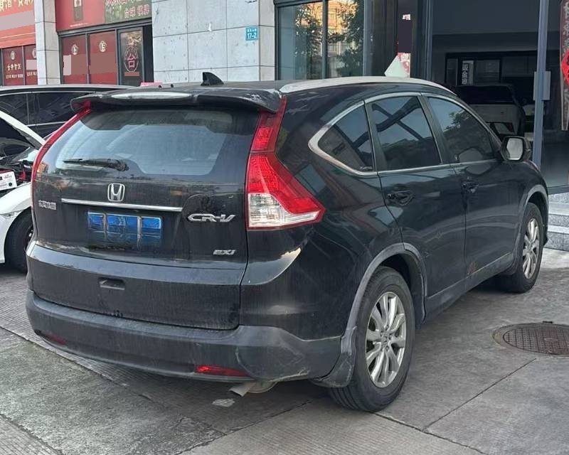 2012 car image #2