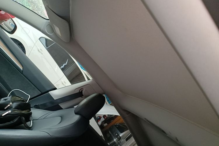 Tesla Model 3 2022 car image #18