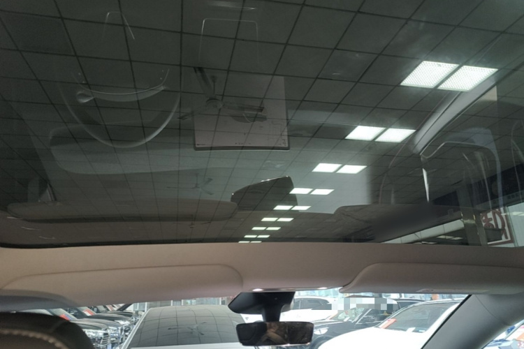 Tesla Model Y 2025 car image #18