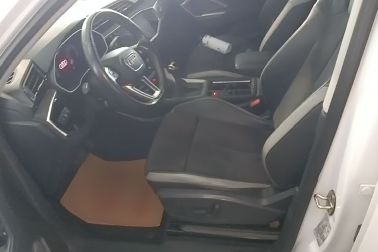Audi Q3 2019 #15 Audi Q3 2019 car image #15