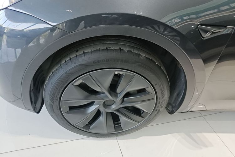 Tesla Model Y 2025 #9 Tesla Model Y 2025 immagine di auto #9