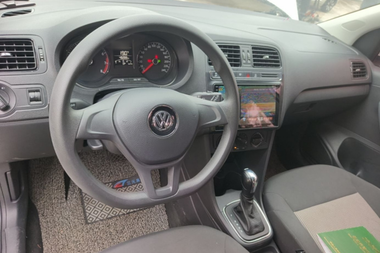 Volkswagen Polo 2019 car image #10