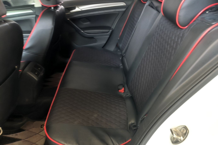 Volkswagen Golf 2015 car image #17