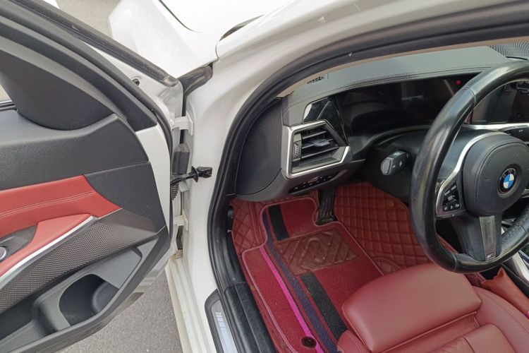 BMW 3 Series 2022 car image #9