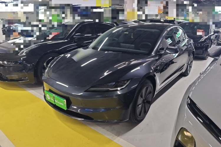 Tesla Model 3 2024 car image #2