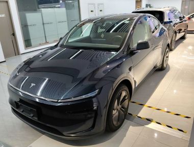 Tesla Model Y 2025 Tesla Model Y 2025 immagine di auto