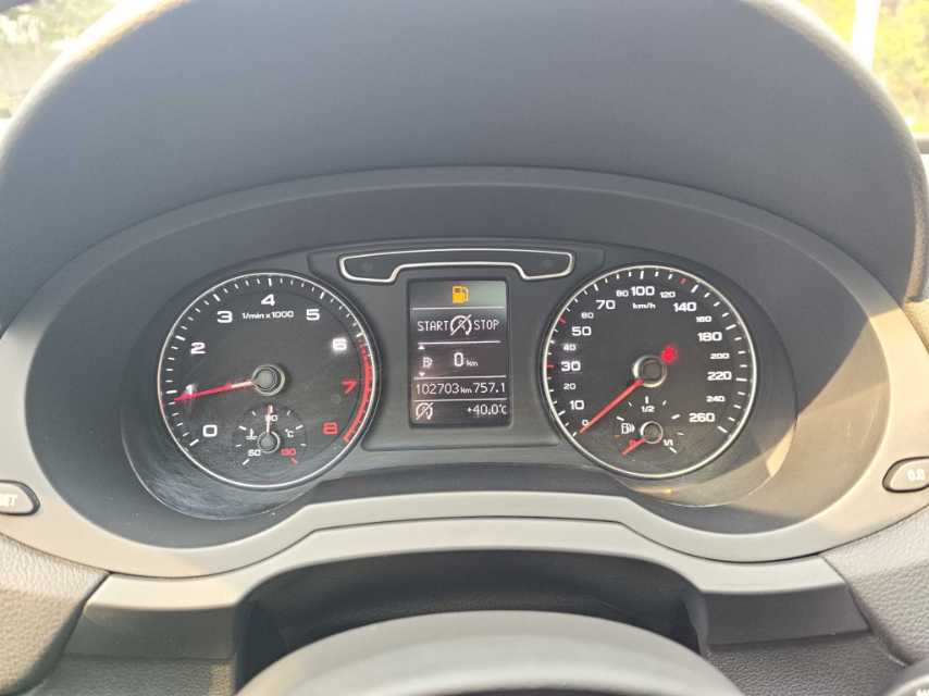 Audi Q3 2015 imagem de carro #9