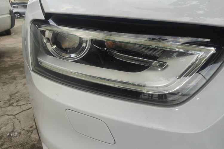 Audi Q3 2015 car image #8