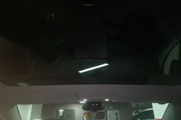 Tesla Model Y 2025 #18 Tesla Model Y 2025 car image #18