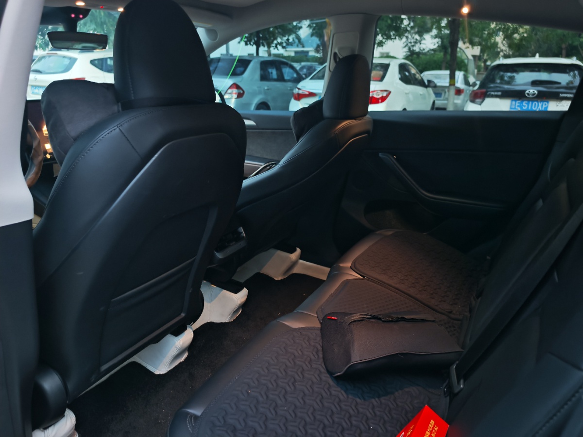 Tesla Model Y 2024 car image #7
