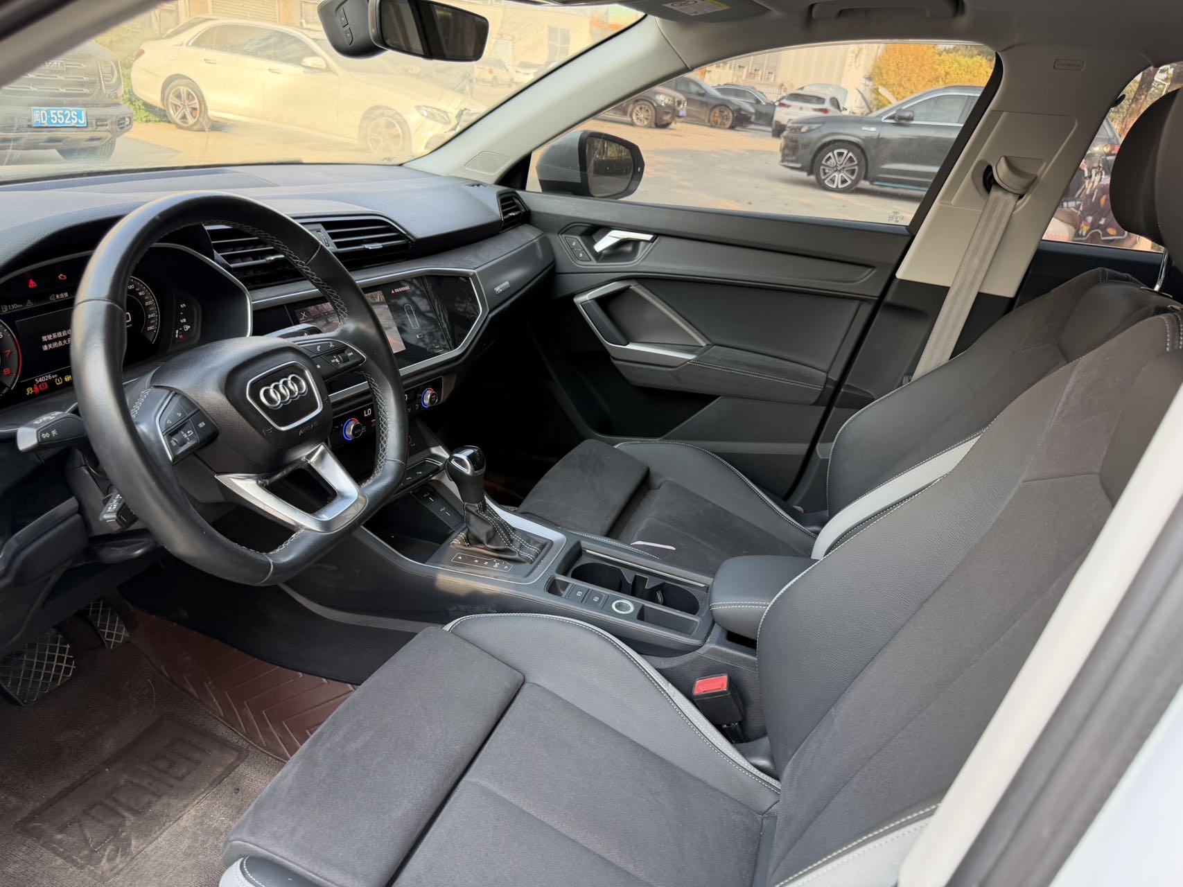 Audi Q3 2022 car image #6