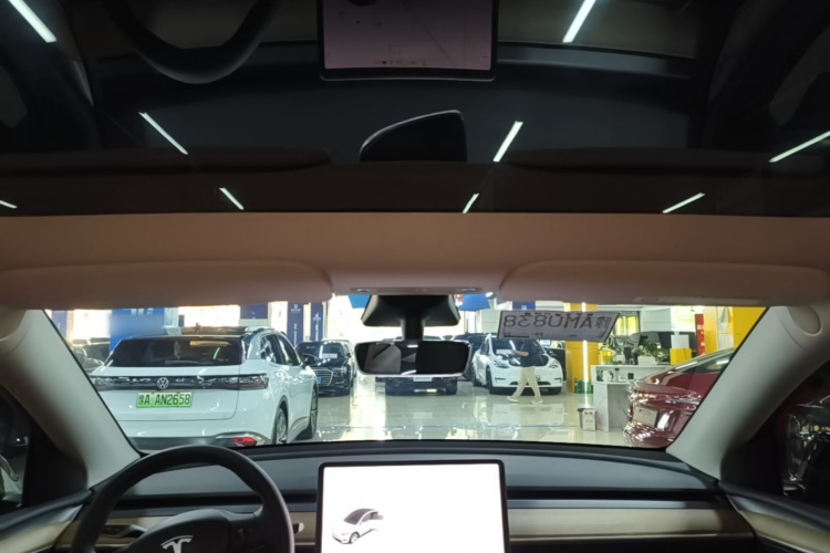 Tesla Model Y 2022 car image #20