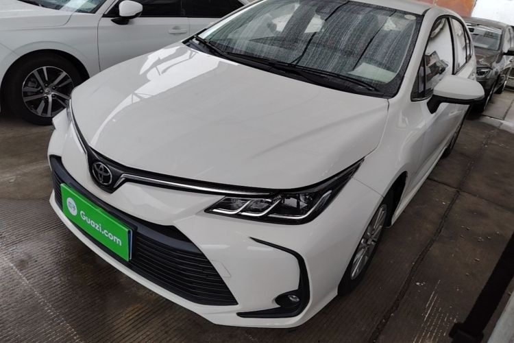Toyota Corolla 2024 immagine di auto #2