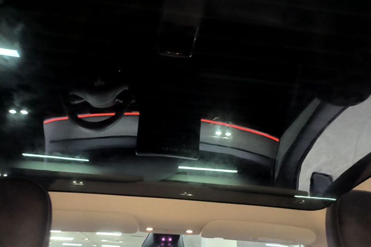 Tesla Model Y 2024 #18 Tesla Model Y 2024 car image #18