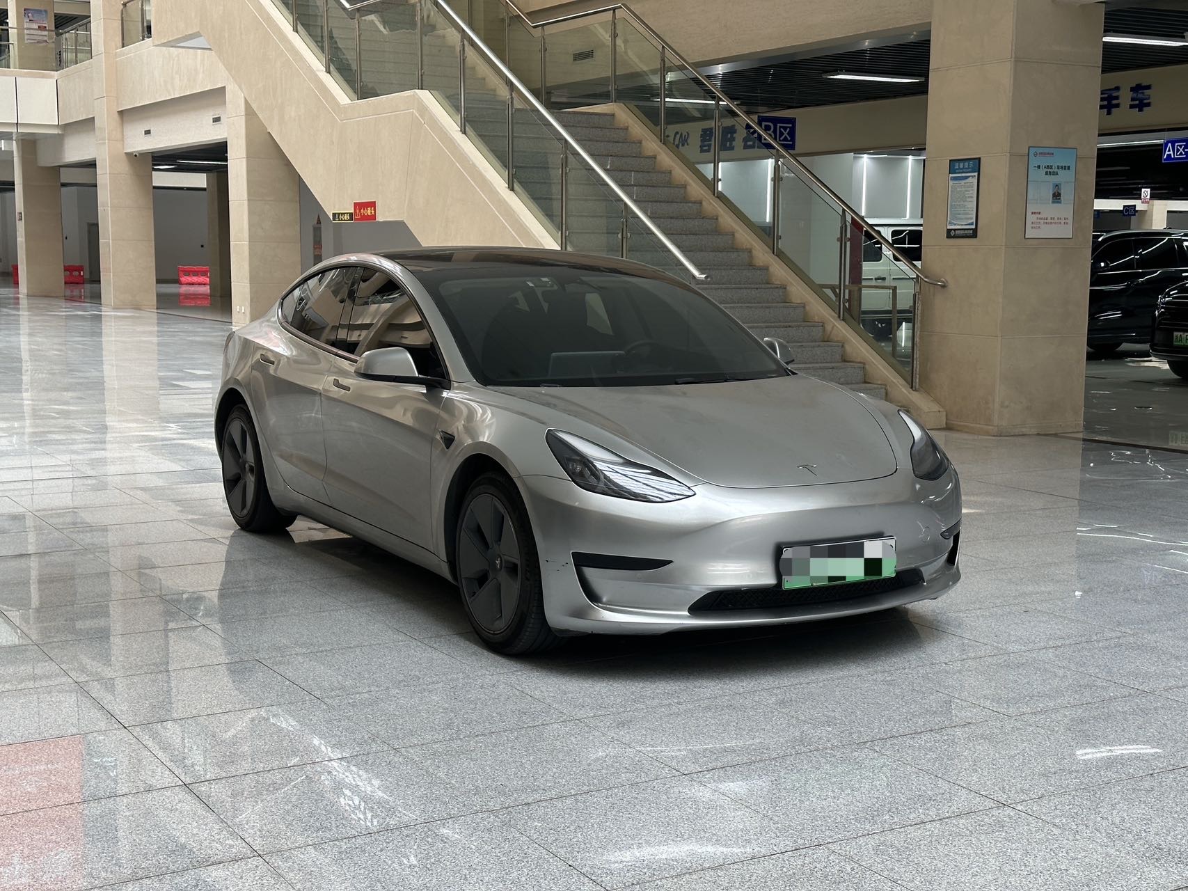 特斯拉 Model 3 2023 汽车图片 #2