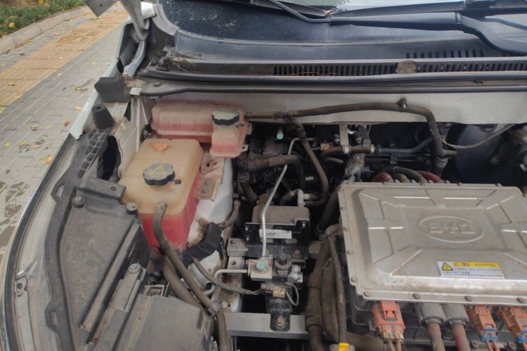 BYD Yuan New Energy 2019 imagen de coche #23