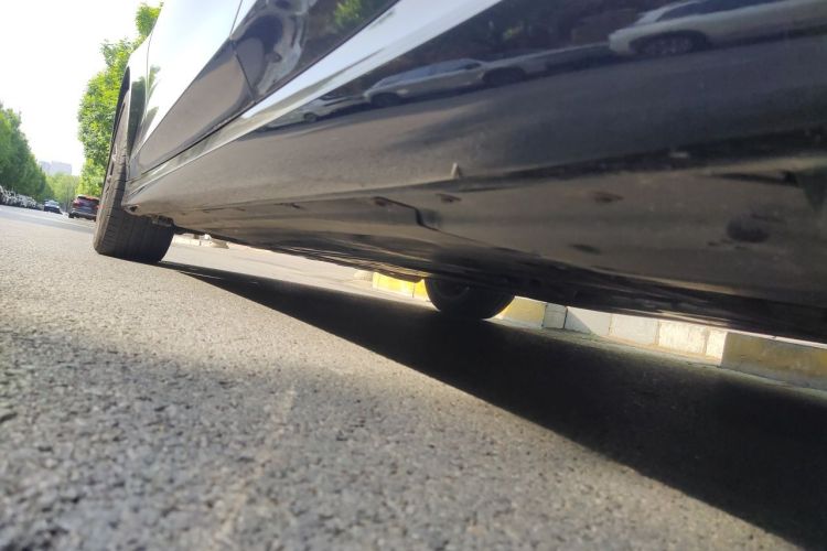 BMW 3 Series 2019 car image #25