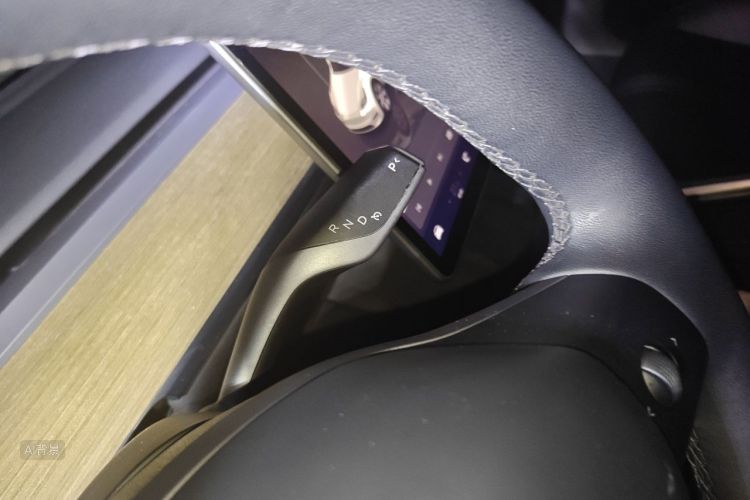 Tesla Model Y 2023 #16 Tesla Model Y 2023 car image #16