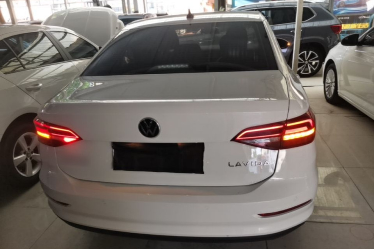 Volkswagen Lavida 2021 car image #6
