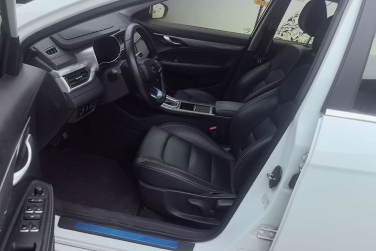 GEELY Emgrand 2019 #15 GEELY Emgrand 2019 car image #15