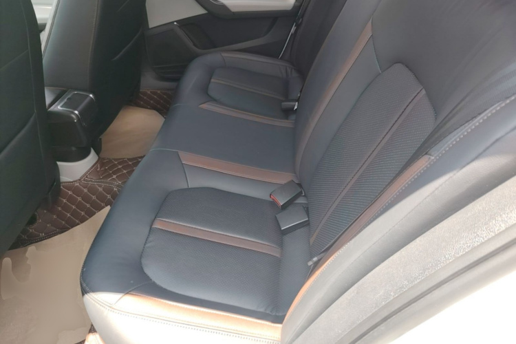 Skoda Rapid 2016 image de voiture #17