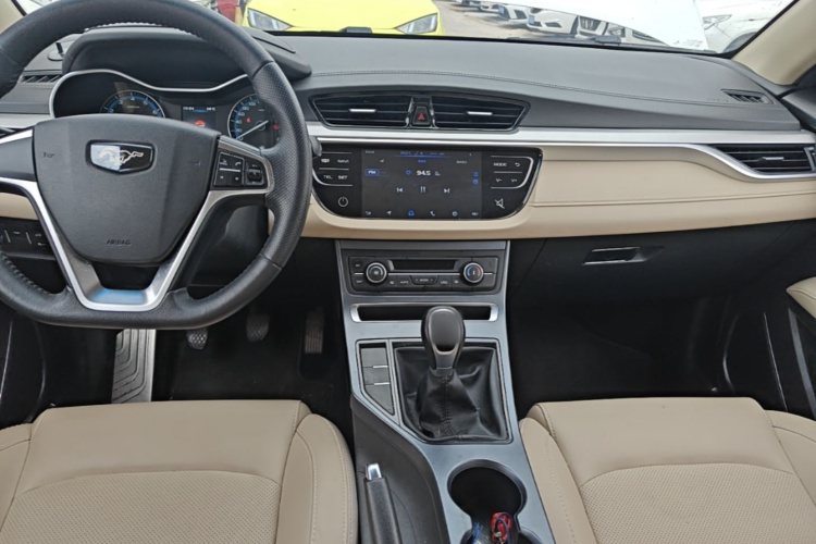 GEELY Emgrand 2018 car image #10