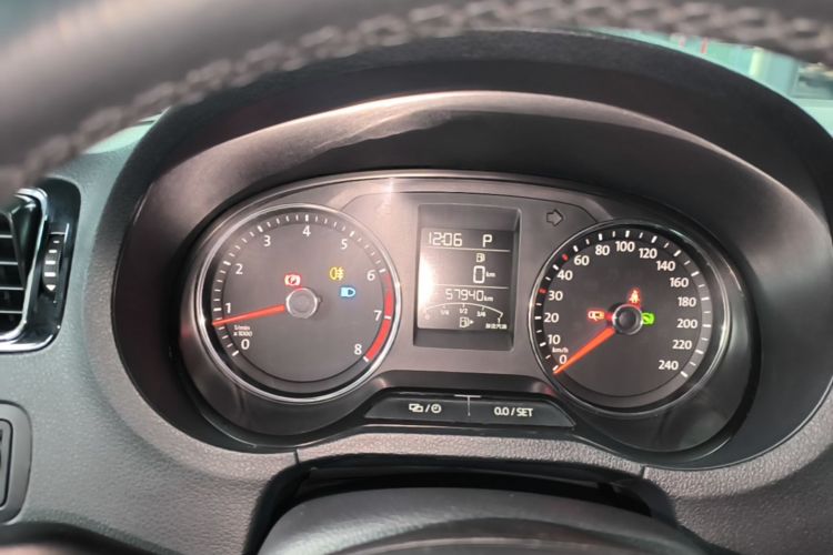 Volkswagen Polo 2016 #16 Volkswagen Polo 2016 car image #16