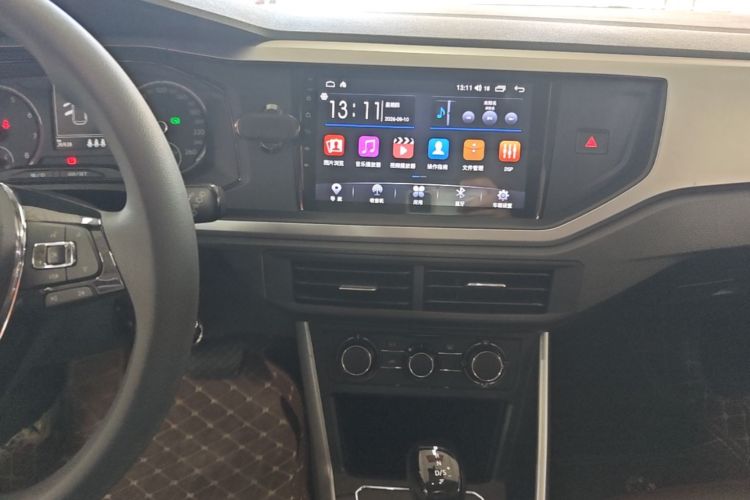 Volkswagen Polo 2020 car image #17