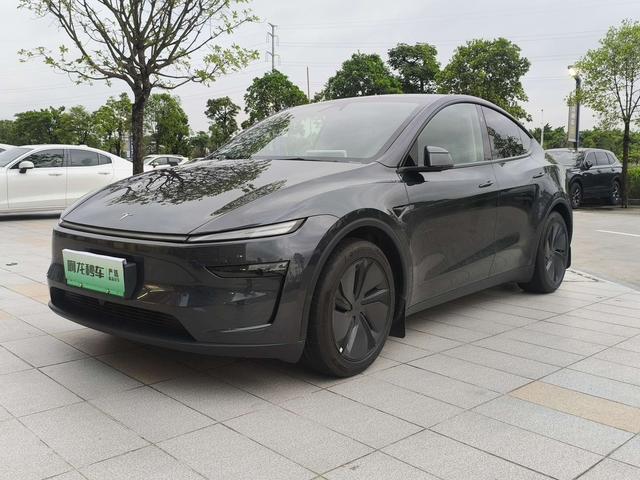 Tesla Model Y 2025 #10 Tesla Model Y 2025 car image #10