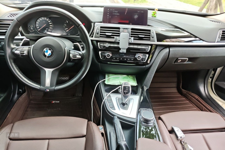 BMW 3 Series 2018 car image #11