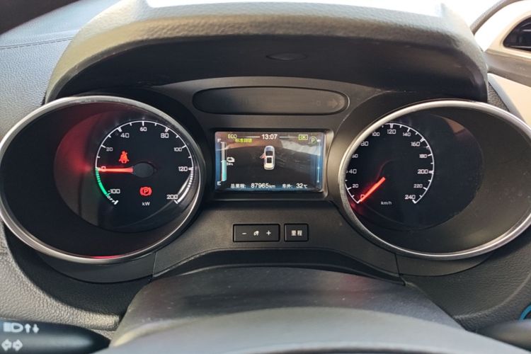 BYD Yuan New Energy 2019 car image #12