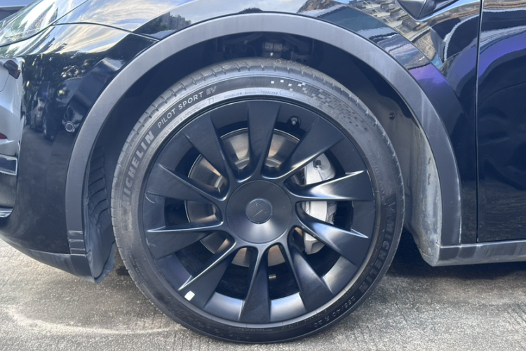 Tesla Model Y 2022 car image #8